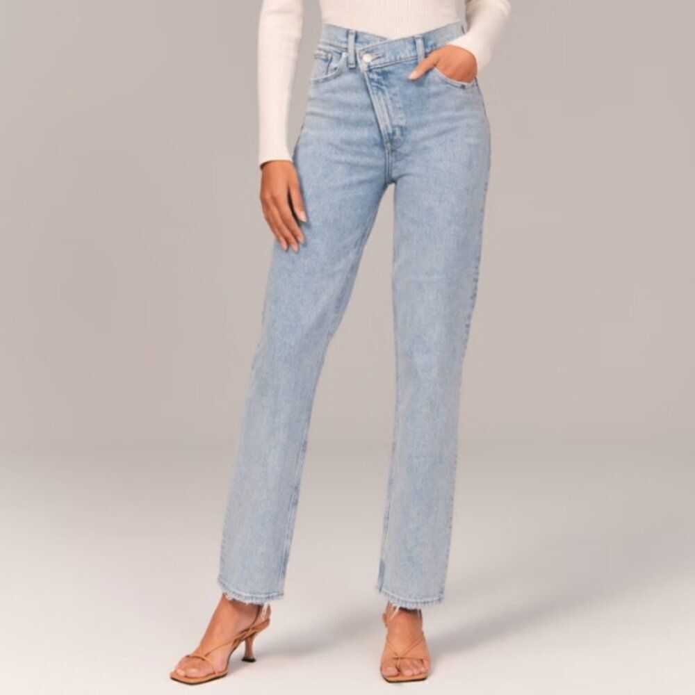 Abercrombie & Fitch 90's Straight Ultra High Rise Denim Jeans in Size 27